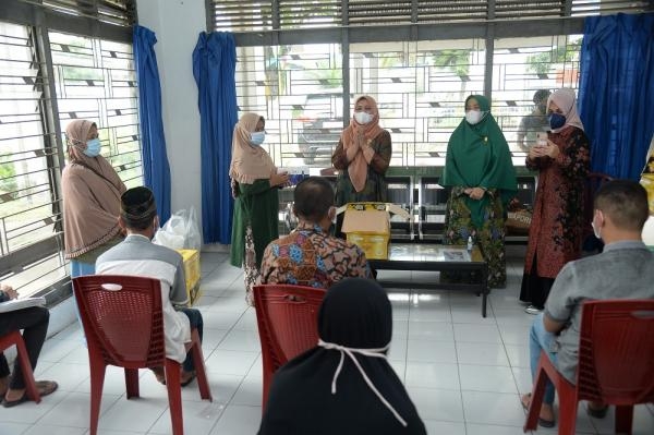 Pemprov Sumut Salurkan Bantuan Ratusan Paket Sembako untuk Penyandang Disabilitas